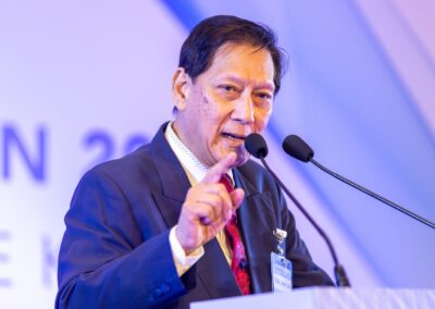 Mr. Jose Luis U. Yulo, Jr., President, Chamber of Commerce of the Philippines Islands, speaking during the International Forum on One Korea